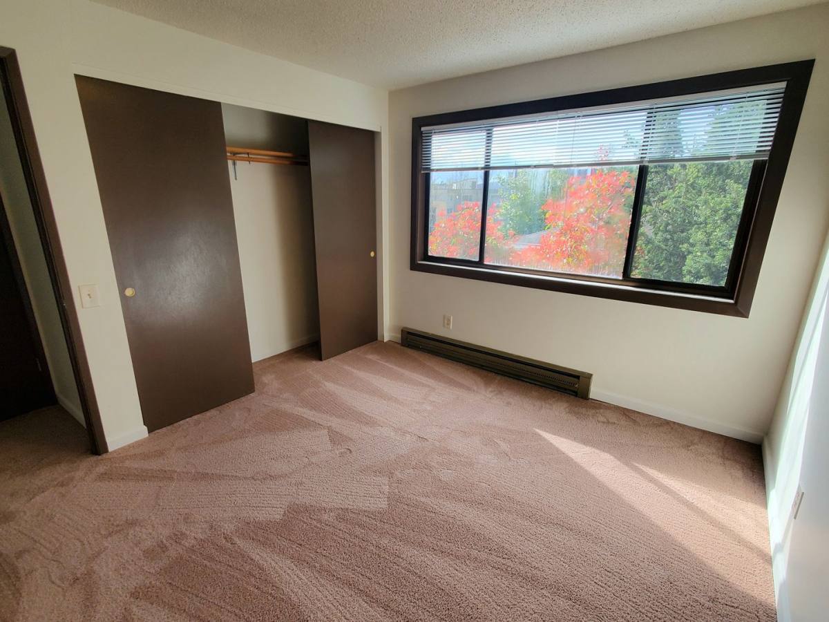 Apartment for rent at 5123 24th Ave NE, Seattle, WA 98105