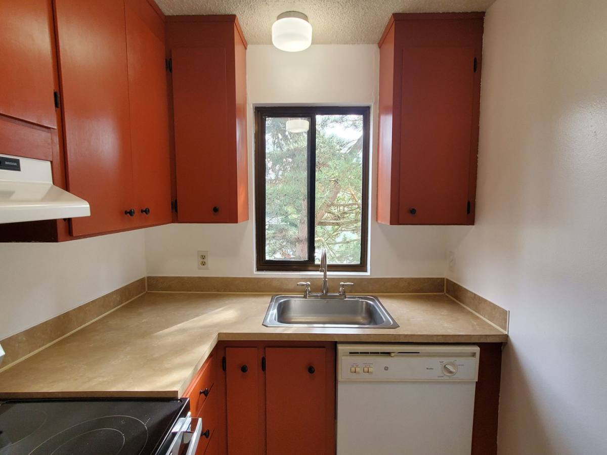 Apartment for rent at 5123 24th Ave NE, Seattle, WA 98105