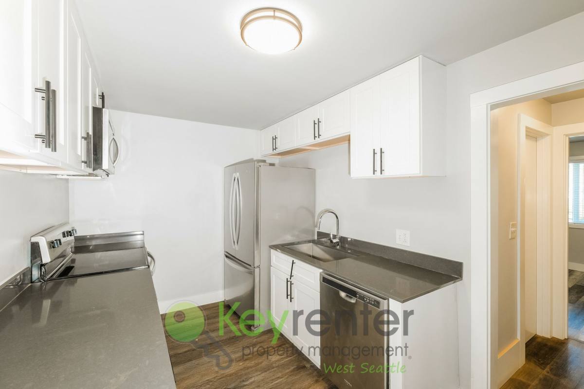 Apartment for rent at 931 N 104th St, Seattle, WA 98133