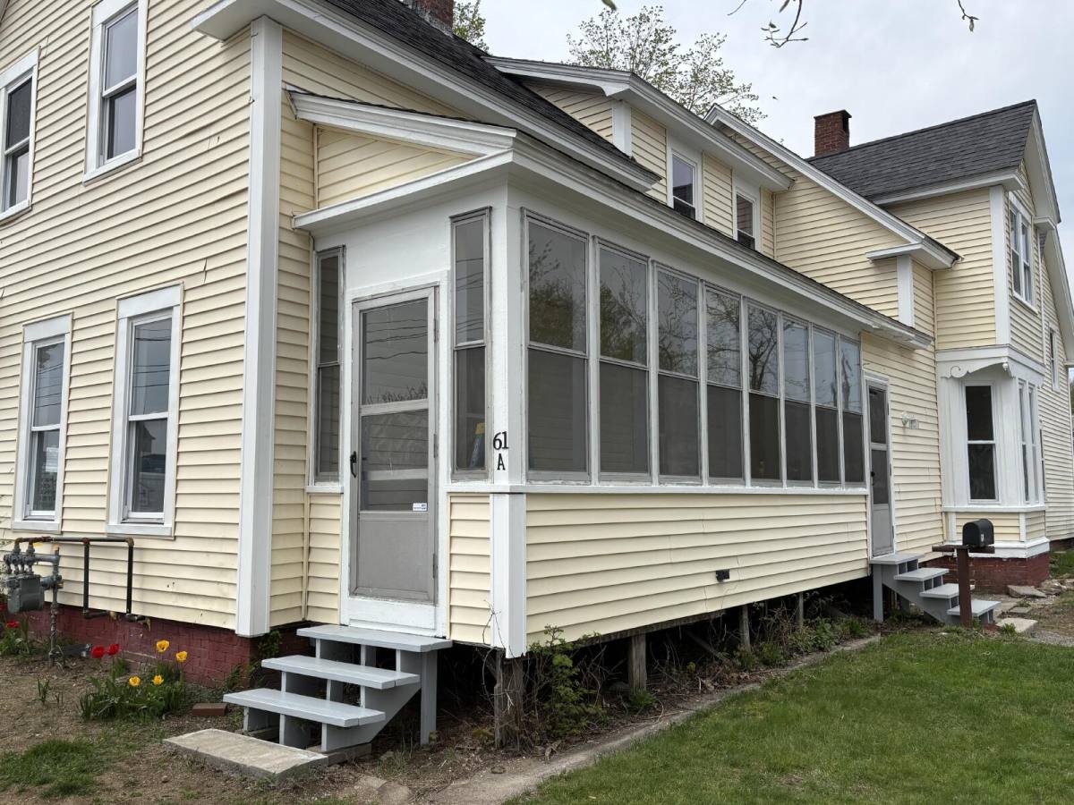 Apartment for rent at 61 Chestnut St #A, Rochester, NH 03867