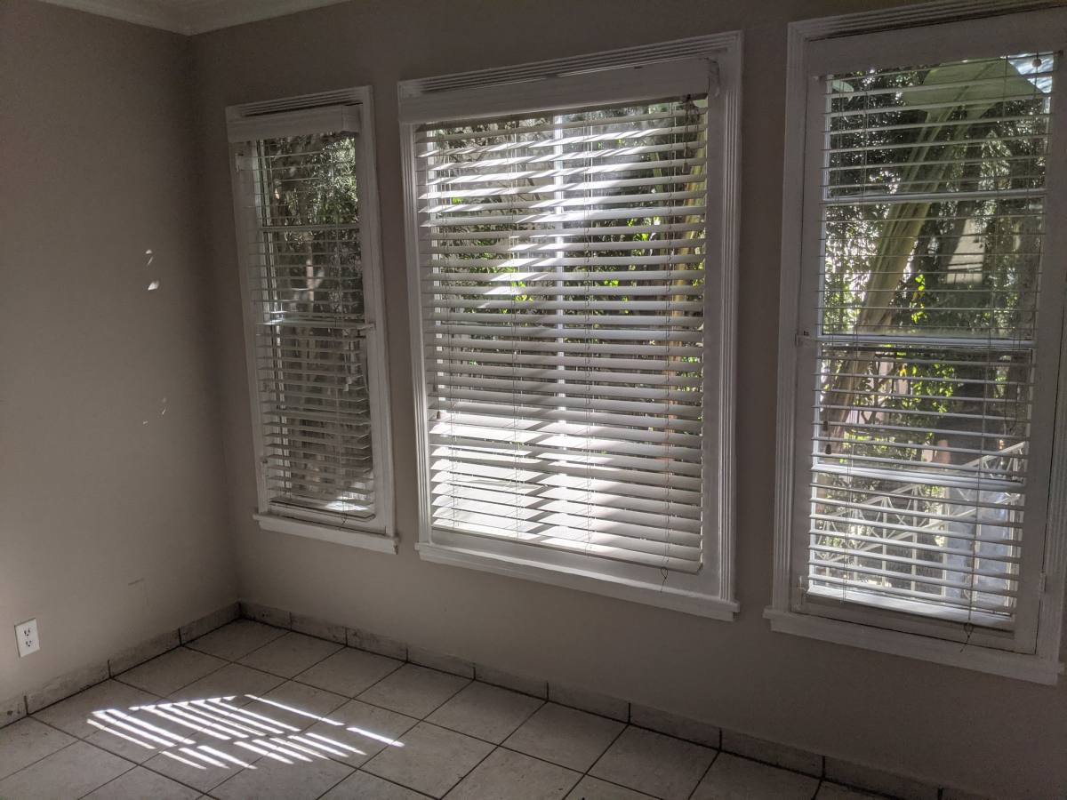 Apartment for rent at 451 N Oakhurst Dr, Beverly Hills, CA 90210