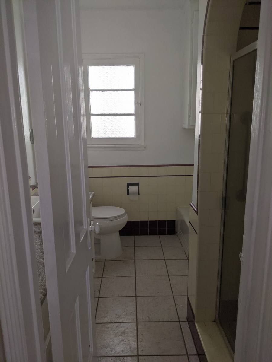 Apartment for rent at 451 N Oakhurst Dr, Beverly Hills, CA 90210