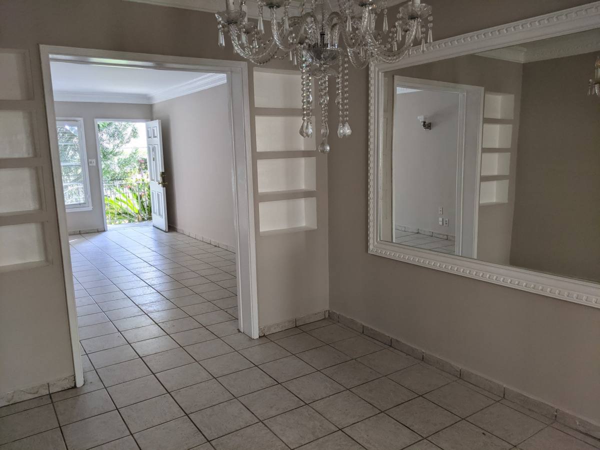 Apartment for rent at 451 N Oakhurst Dr, Beverly Hills, CA 90210