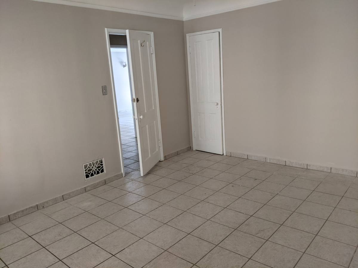 Apartment for rent at 451 N Oakhurst Dr, Beverly Hills, CA 90210