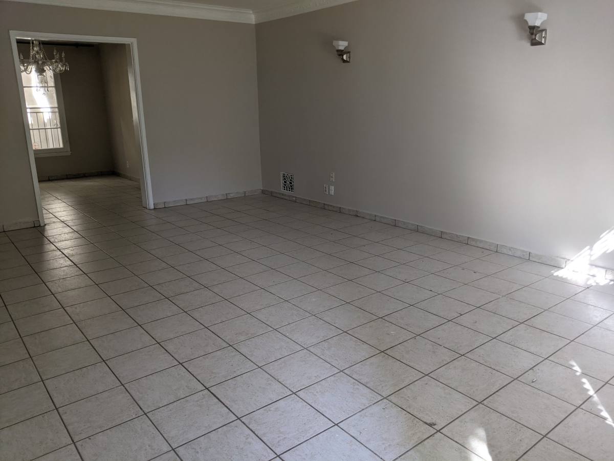 Apartment for rent at 451 N Oakhurst Dr, Beverly Hills, CA 90210
