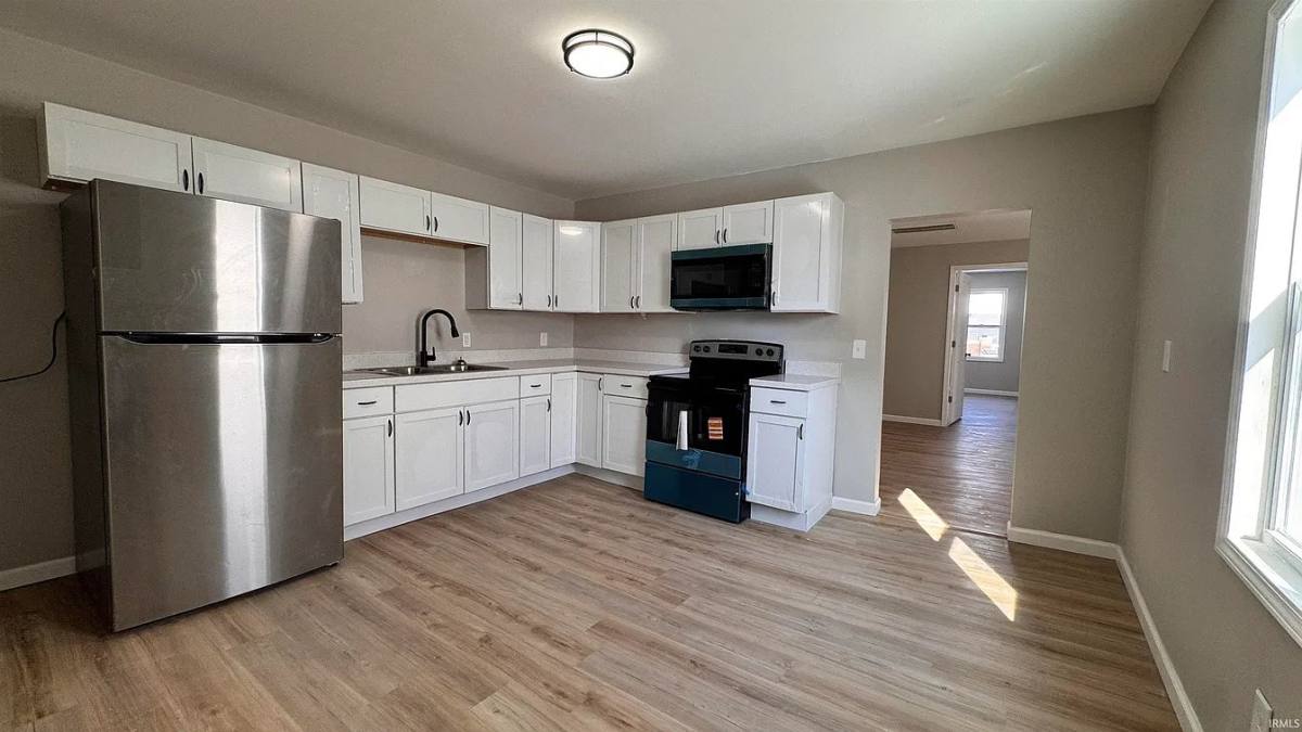 House for rent at 217 E Oregon St, Evansville, IN 47711
