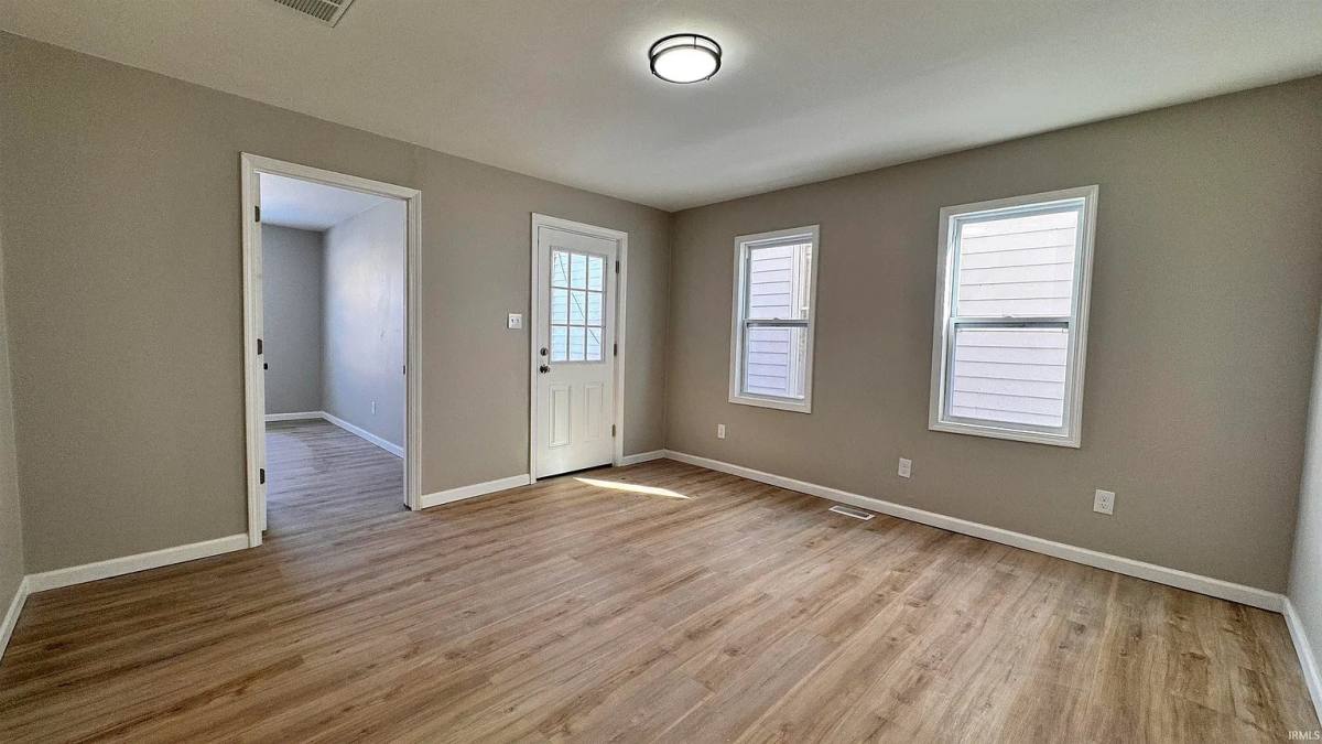 House for rent at 217 E Oregon St, Evansville, IN 47711
