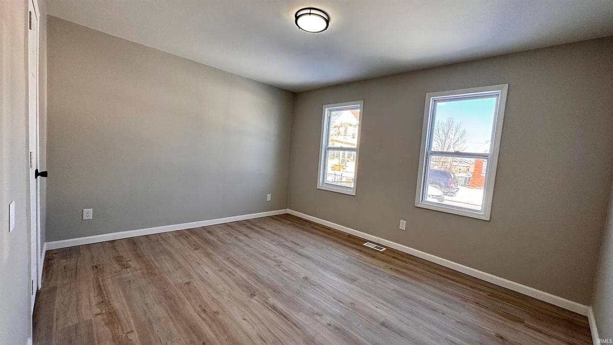 House for rent at 217 E Oregon St, Evansville, IN 47711