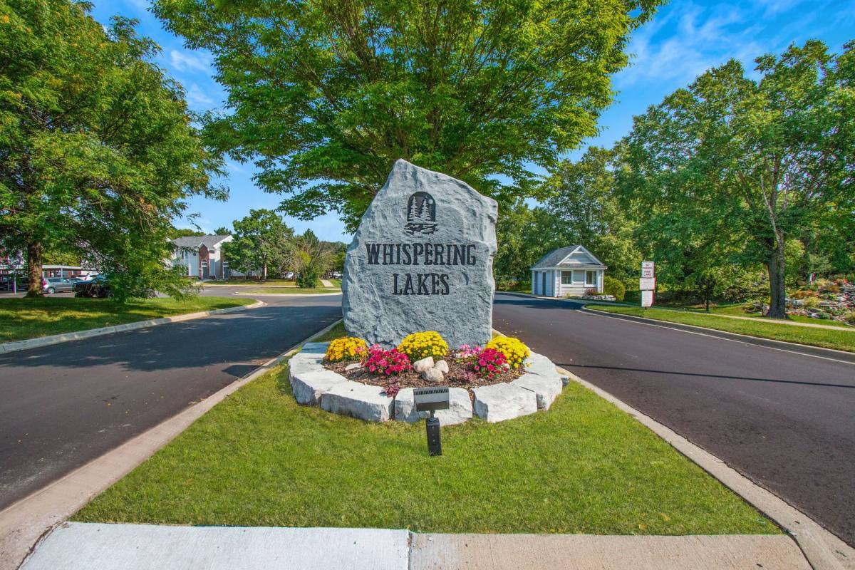 Apartment for rent at 45425 Whispering Lakes Blvd, Utica, MI 48317