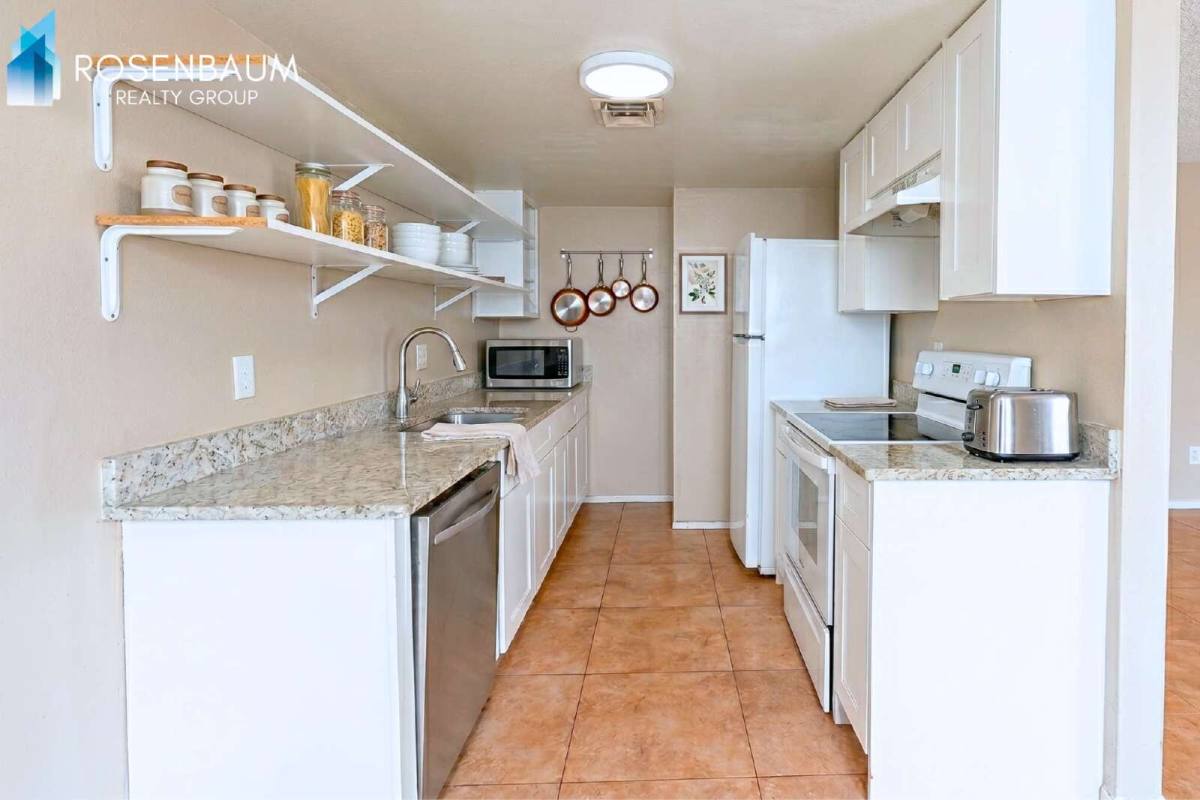 Townhouse for rent at 860 E Brown Rd #22, Mesa, AZ 85203