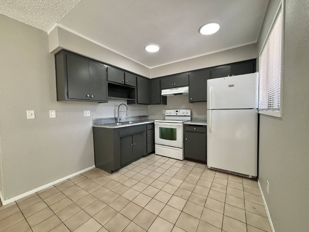 Apartment for rent at 3350 Cambridge St #4, Las Vegas, NV 89169