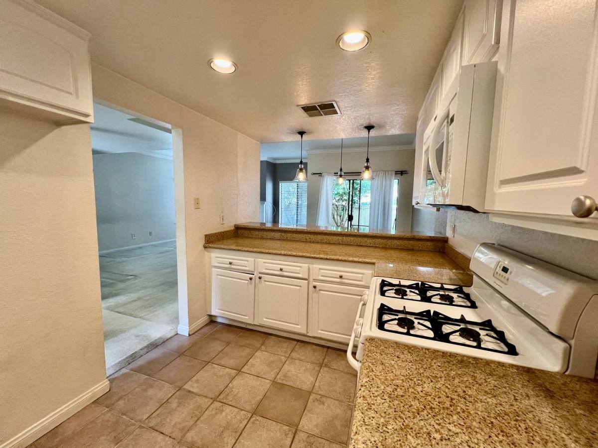 Condo for rent at 674 S Sycamore Ave, Claremont, CA 91711
