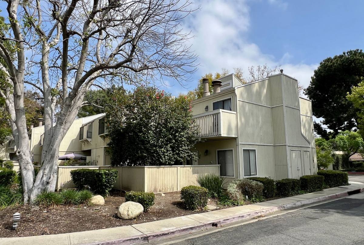 Condo for rent at 674 S Sycamore Ave, Claremont, CA 91711