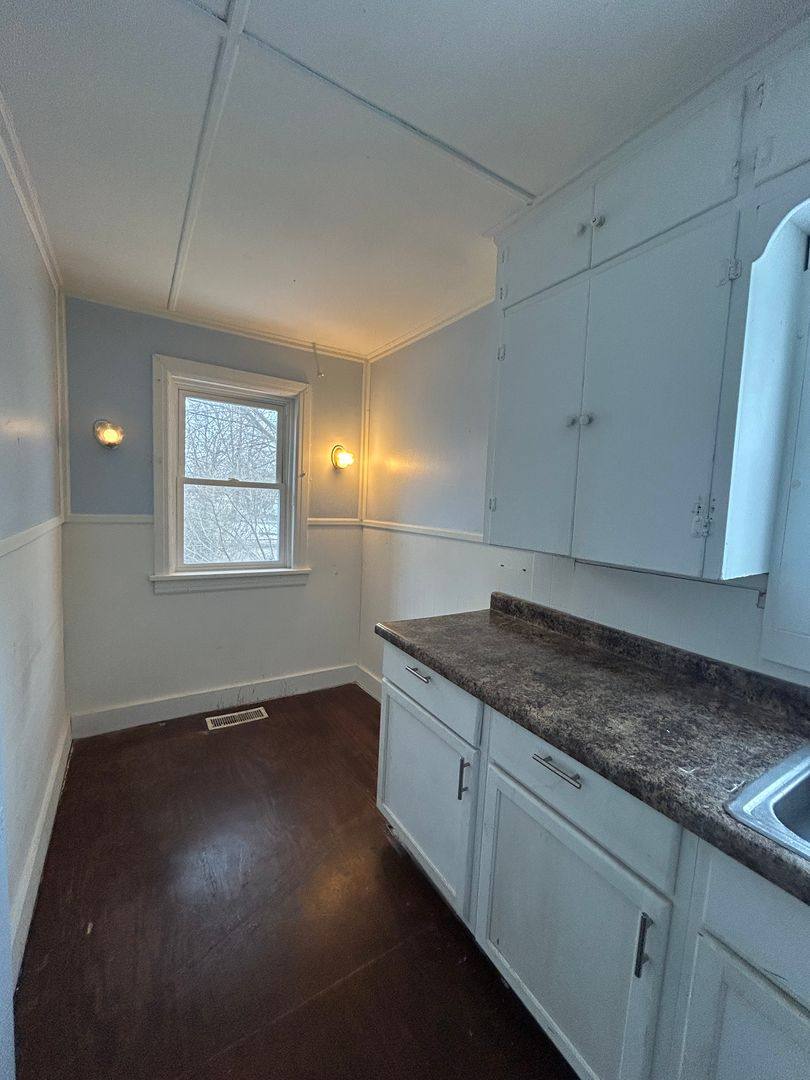 Apartment for rent at 111 S Wood St, Warsaw, IN 46580