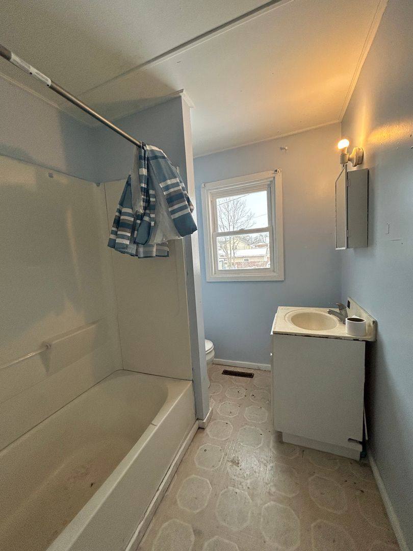 Apartment for rent at 111 S Wood St, Warsaw, IN 46580