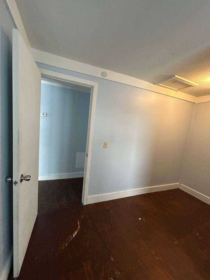 Apartment for rent at 111 S Wood St, Warsaw, IN 46580