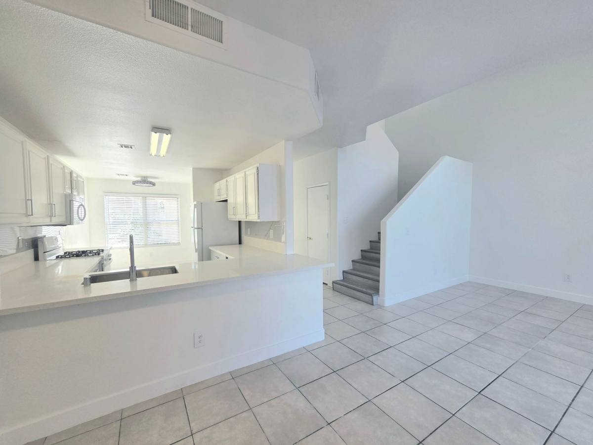 Townhouse for rent at 5125 W Reno Ave #1015 B Bldg 7, Las Vegas, NV 89118