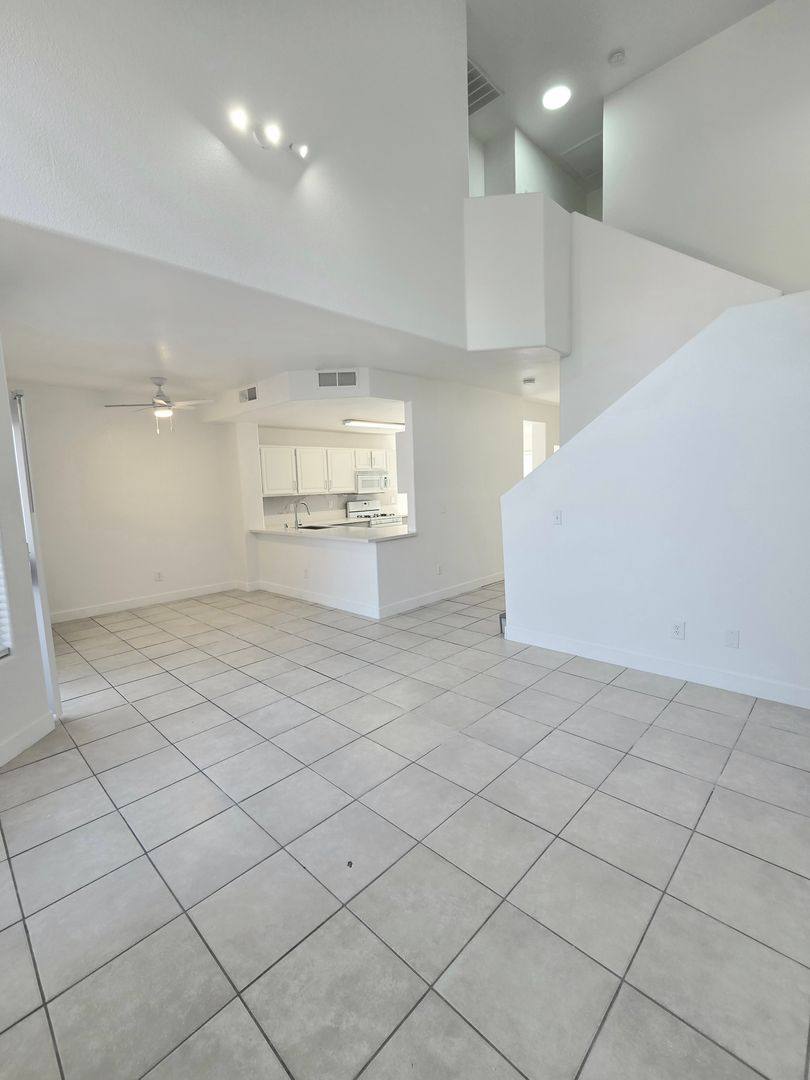 Townhouse for rent at 5125 W Reno Ave #1015 B Bldg 7, Las Vegas, NV 89118