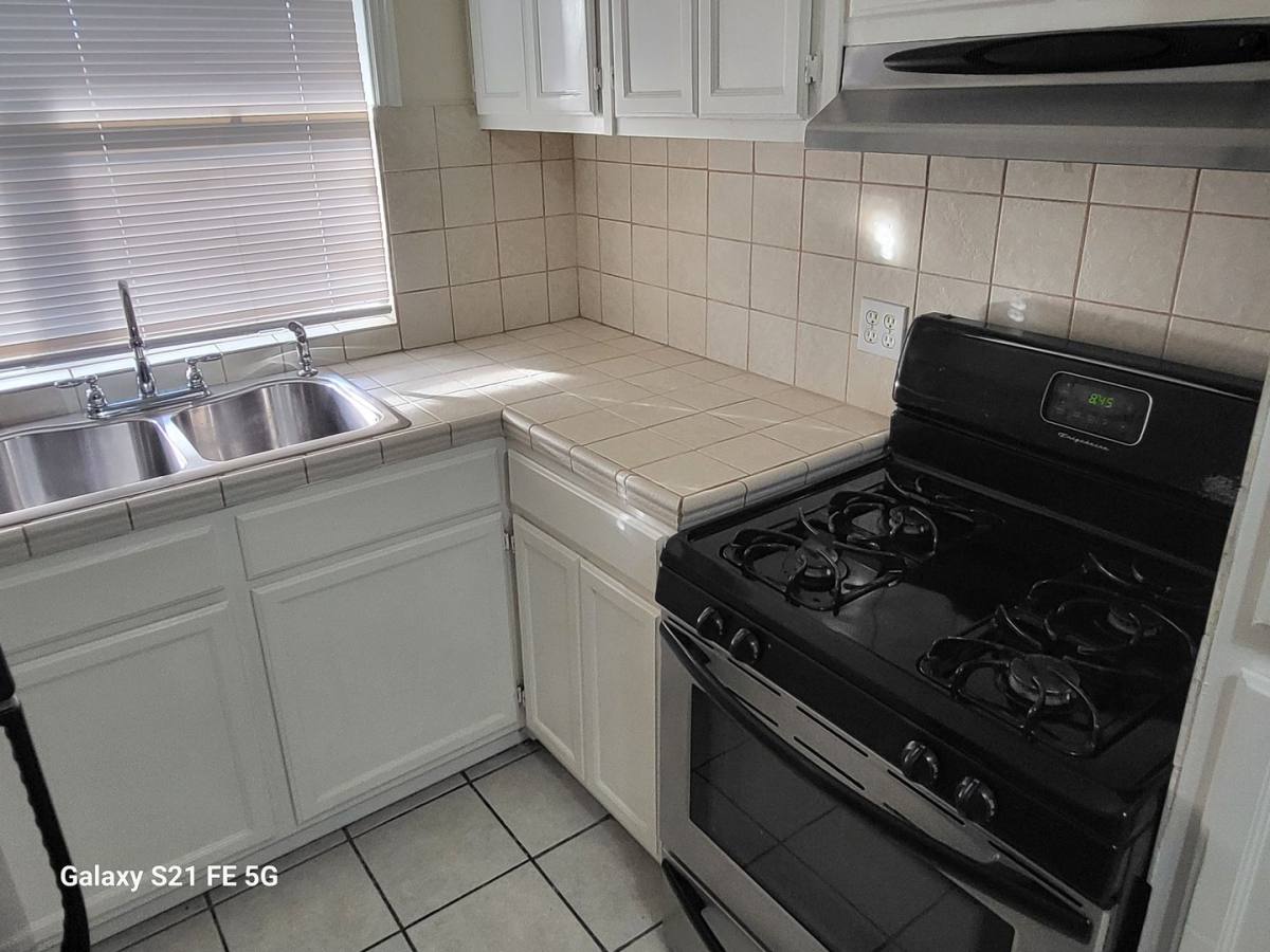 Apartment for rent at 2100 Cabrillo Ave, Torrance, CA 90501