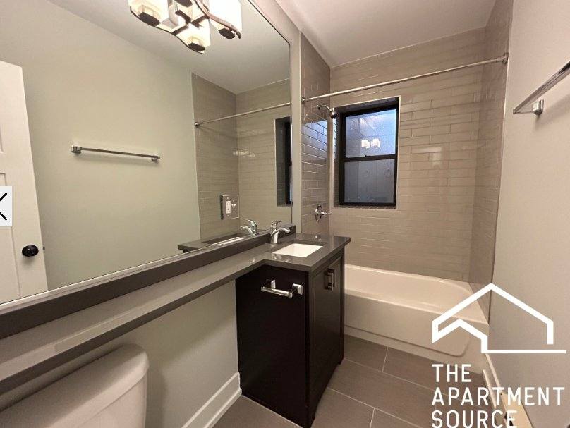 Apartment for rent at 711 W Brompton Ave #5, Chicago, IL 60657