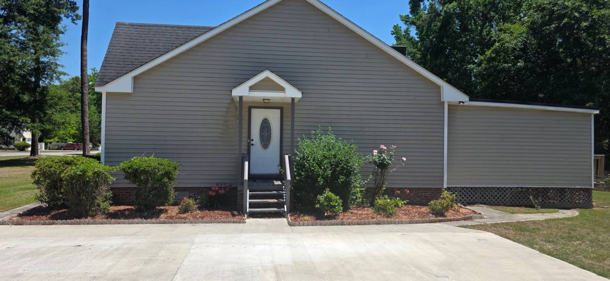 House for rent at 113 Lakeland Dr, Washington, NC 27889