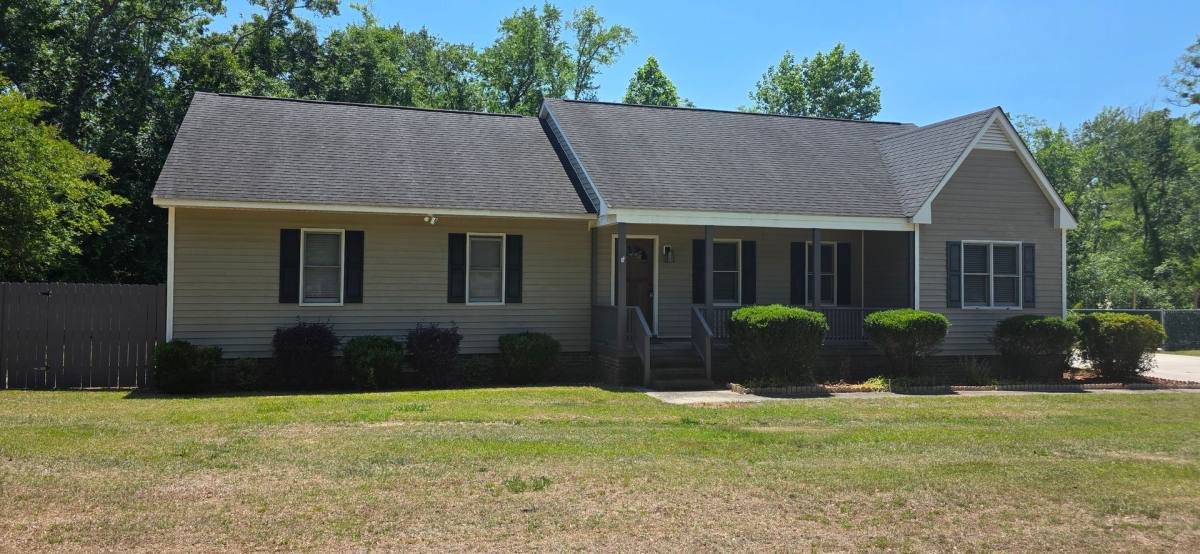 House for rent at 113 Lakeland Dr, Washington, NC 27889
