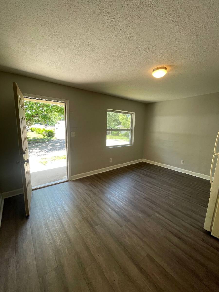 Apartment for rent at 3721 Crawfordville Rd #2, Tallahassee, FL 32305