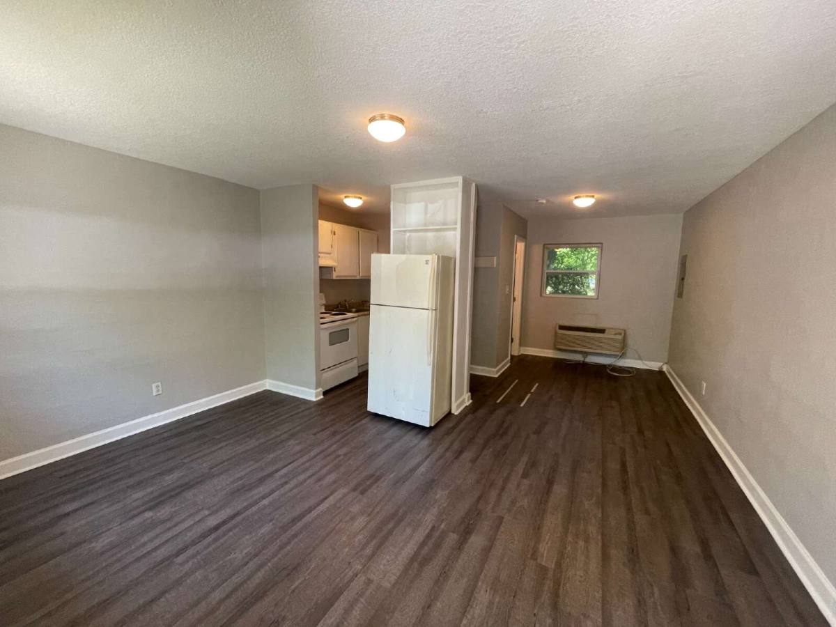 Apartment for rent at 3721 Crawfordville Rd #2, Tallahassee, FL 32305