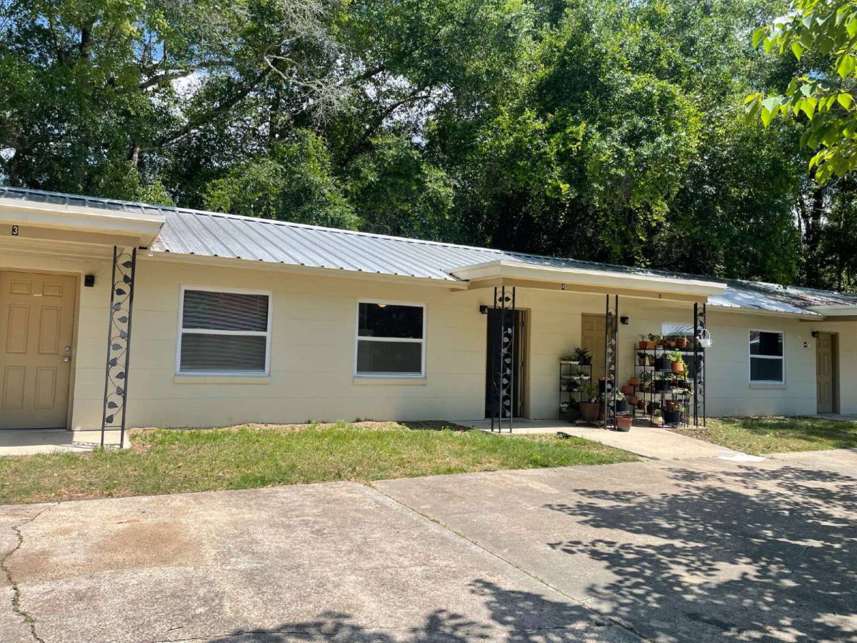 Apartment for rent at 3721 Crawfordville Rd #2, Tallahassee, FL 32305