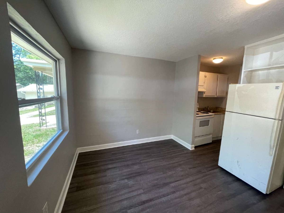 Apartment for rent at 3721 Crawfordville Rd #2, Tallahassee, FL 32305