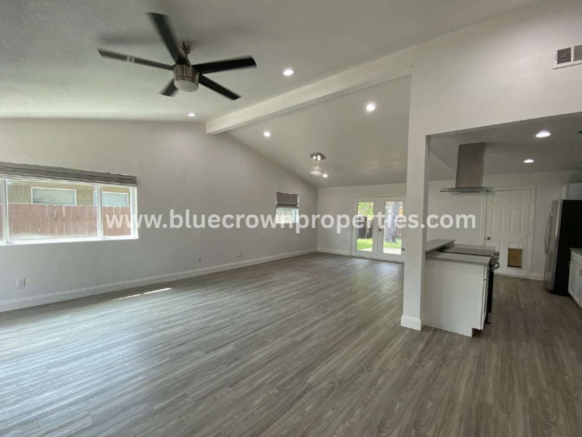 House for rent at 3035 Townsend Dr, Dallas, TX 75229