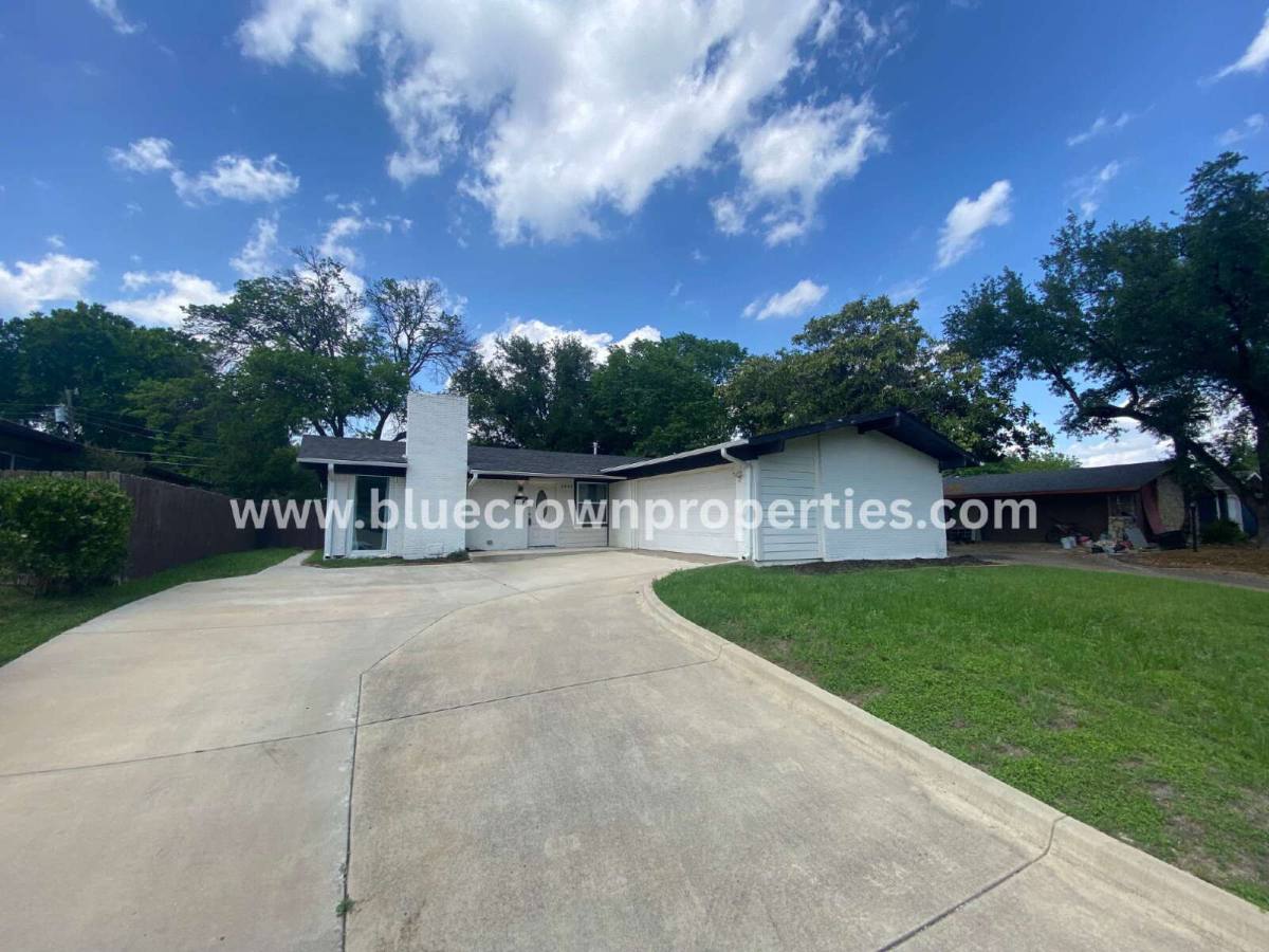 House for rent at 3035 Townsend Dr, Dallas, TX 75229