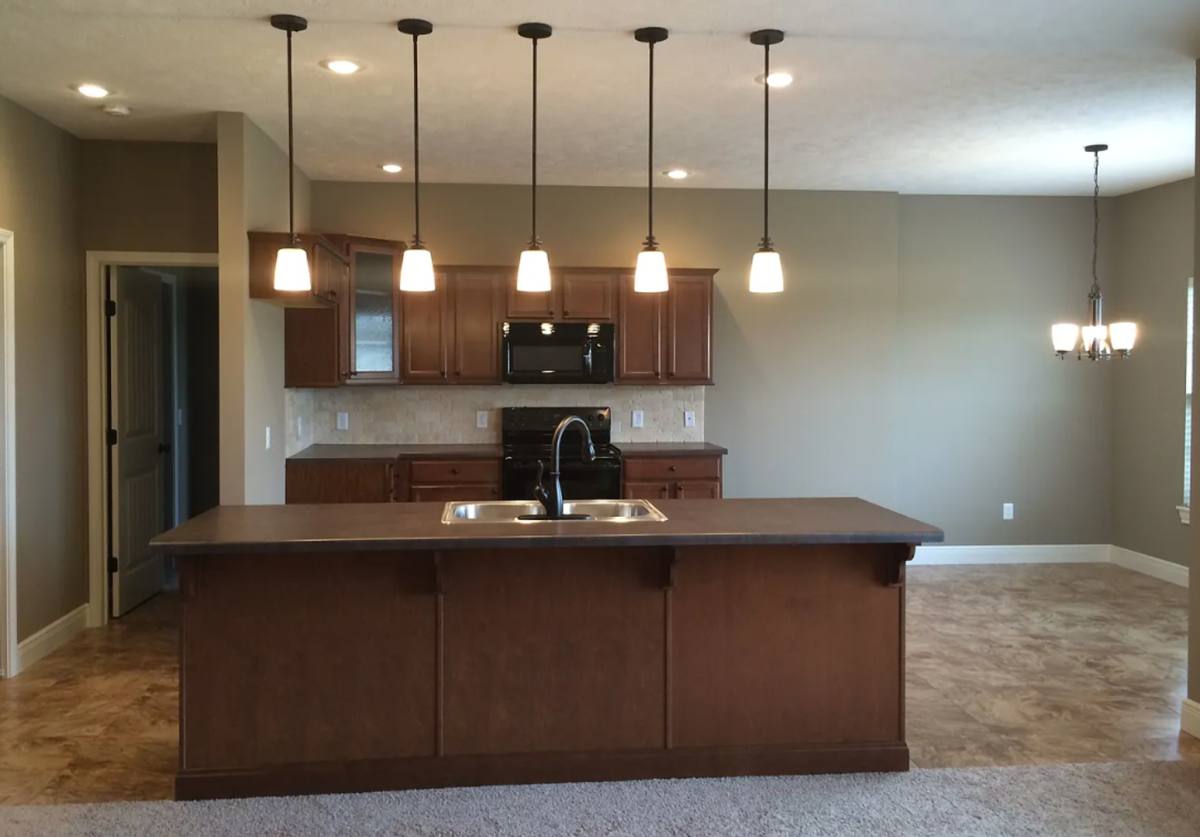 House for rent at 1935 N Pavilion Place, Strafford, MO 65757