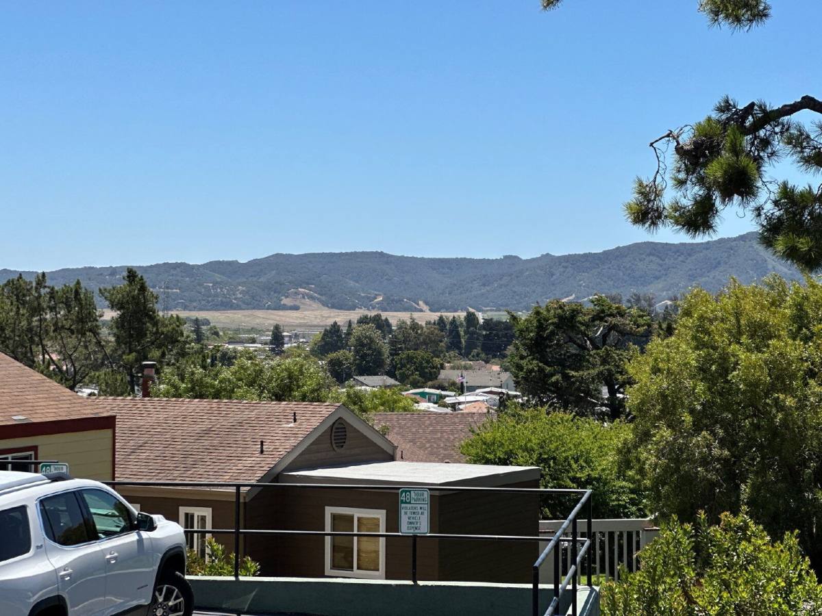 Apartment for rent at 206 Loma Bonita Dr, San Luis Obispo, CA 93401