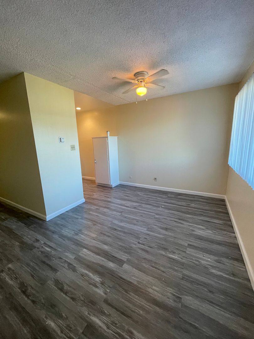 Apartment for rent at 1521 Lago St, San Mateo, CA 94403