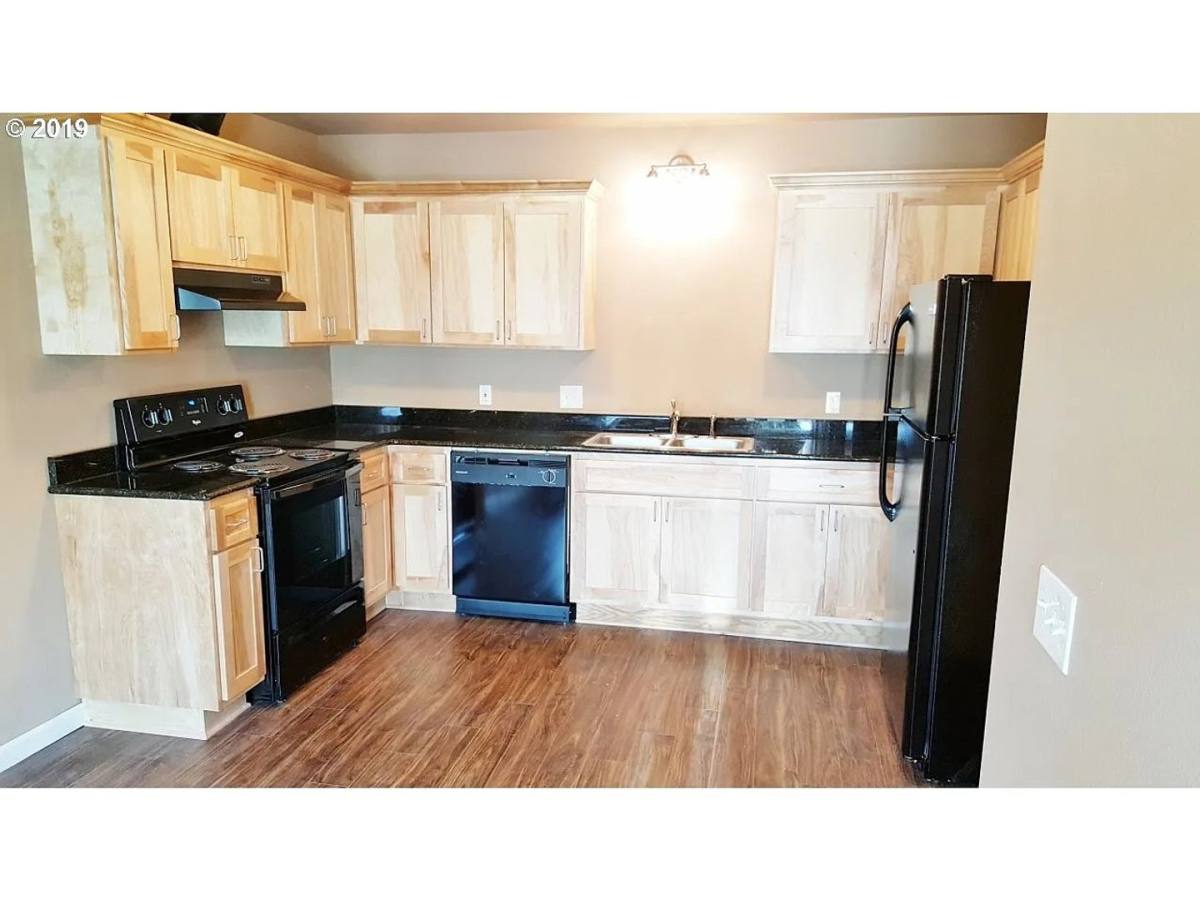 Apartment for rent at 766 Holly St, Junction City, OR 97448