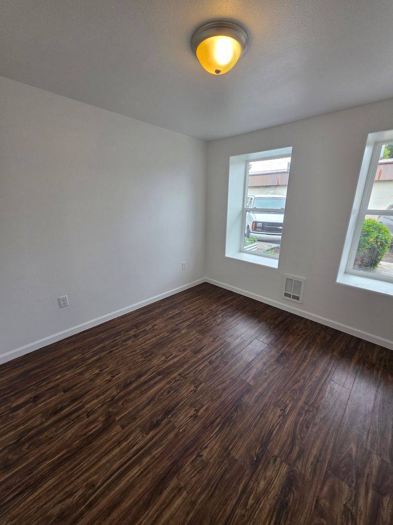 Apartment for rent at 766 Holly St, Junction City, OR 97448