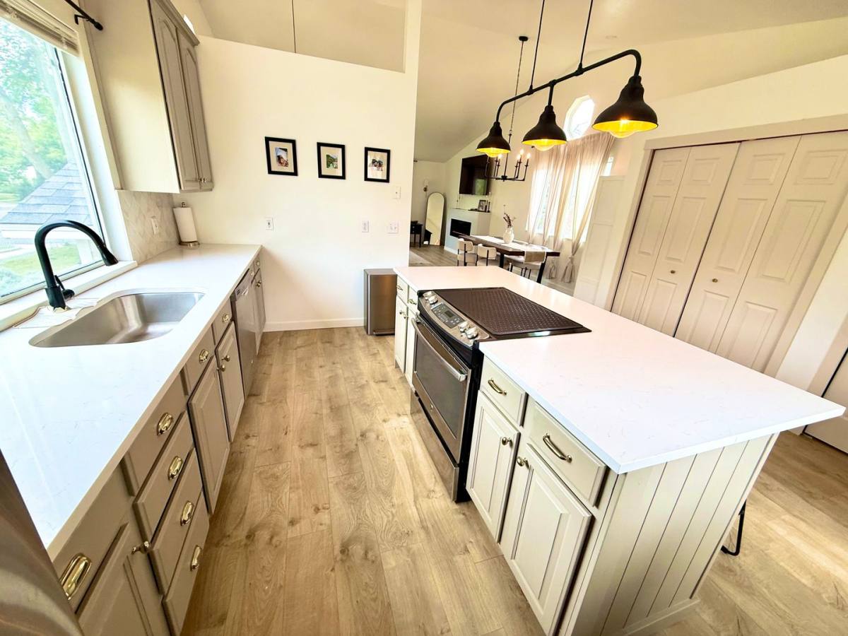 House for rent at 2498 S 800 E, Salt Lake City, UT 84106