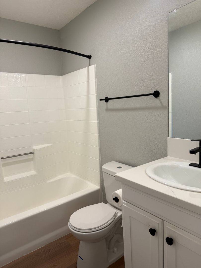 Apartment for rent at 755 Gaviota Ave, Long Beach, CA 90813