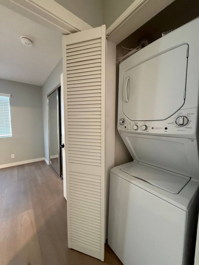 Apartment for rent at 755 Gaviota Ave, Long Beach, CA 90813