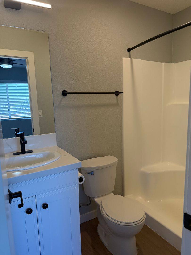 Apartment for rent at 755 Gaviota Ave, Long Beach, CA 90813