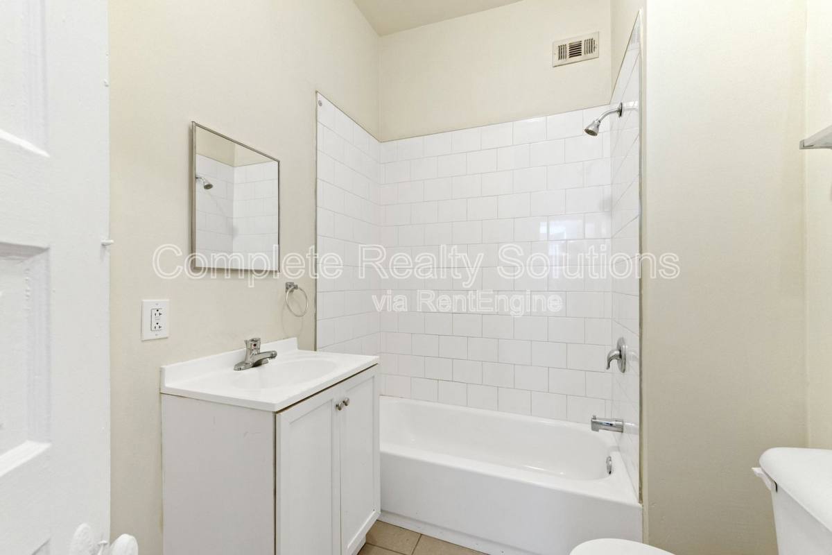 Apartment for rent at 5130 Kensington Ave #2, Saint Louis, MO 63108