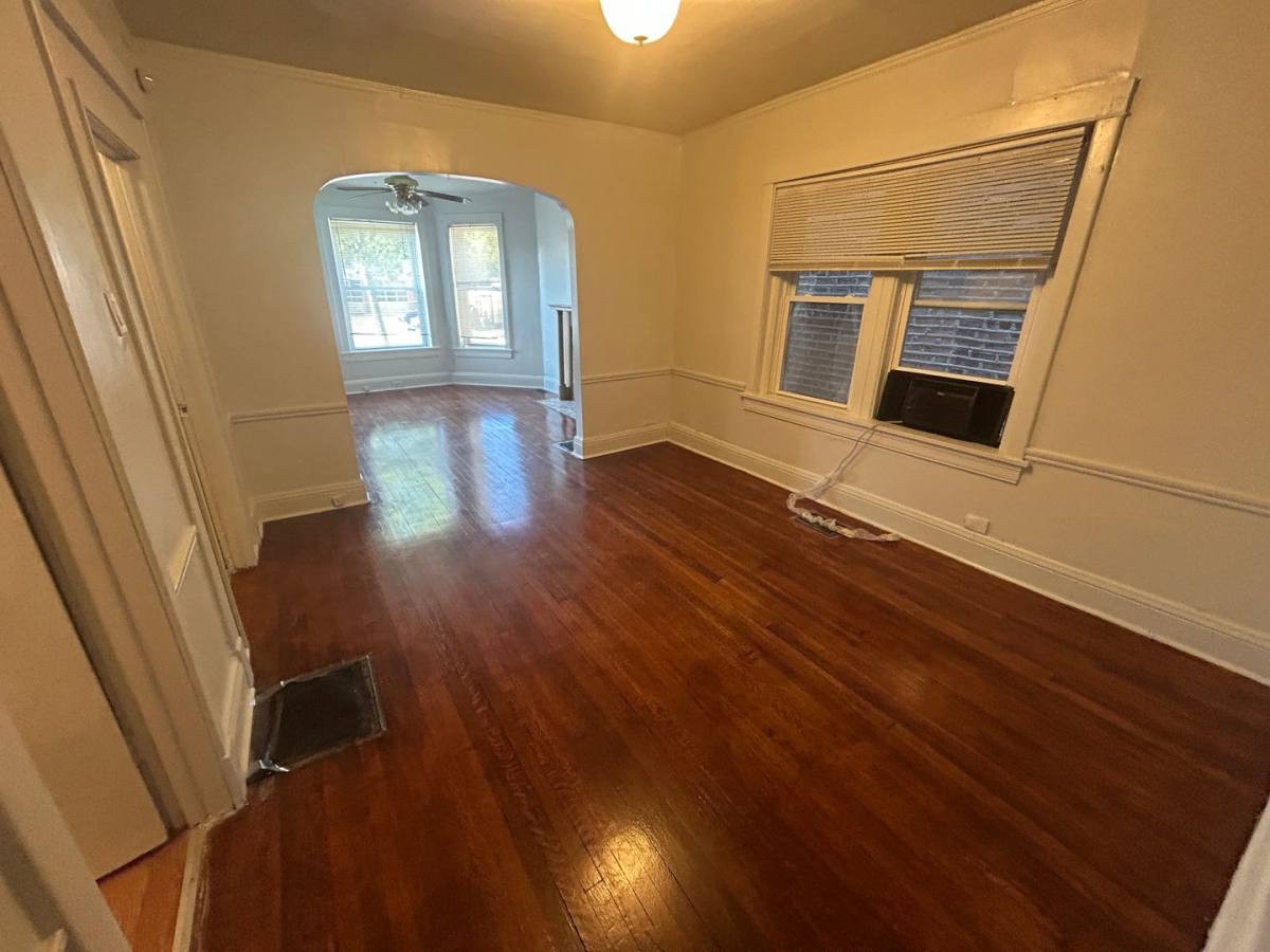 Apartment for rent at 57 Chicago Ave, Oak Park, IL 60302