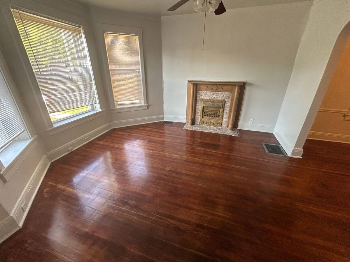 Apartment for rent at 57 Chicago Ave, Oak Park, IL 60302
