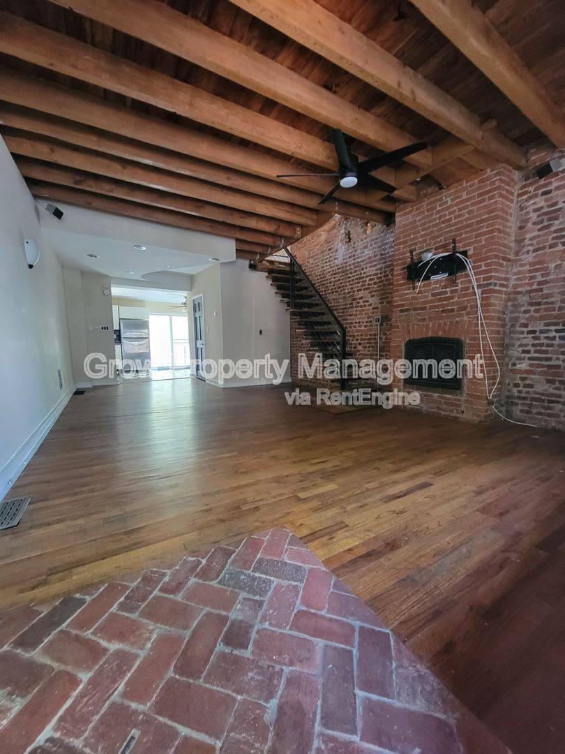 House for rent at 1019 S 10th St, Philadelphia, PA 19147