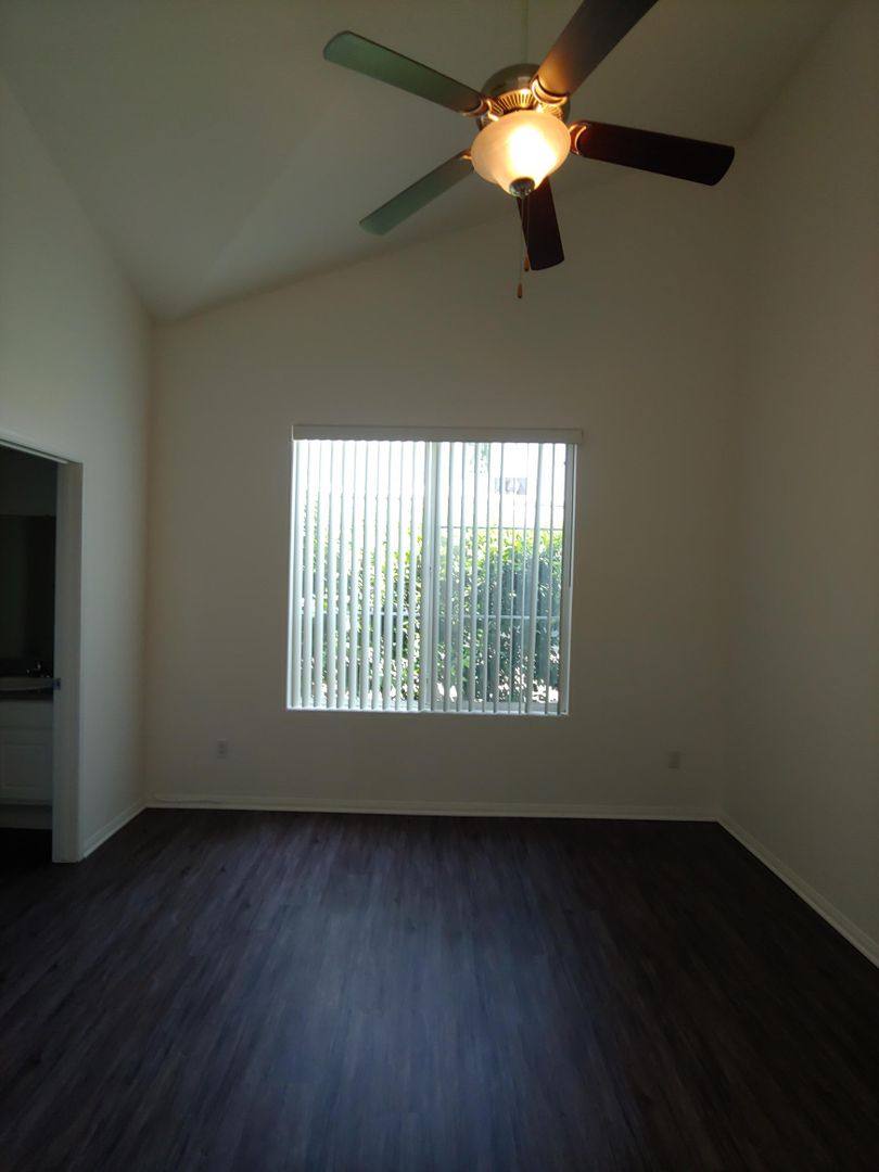 Apartment for rent at 5002 Tilden Ave, Sherman Oaks, CA 91423