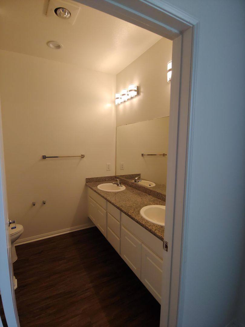 Apartment for rent at 5002 Tilden Ave, Sherman Oaks, CA 91423