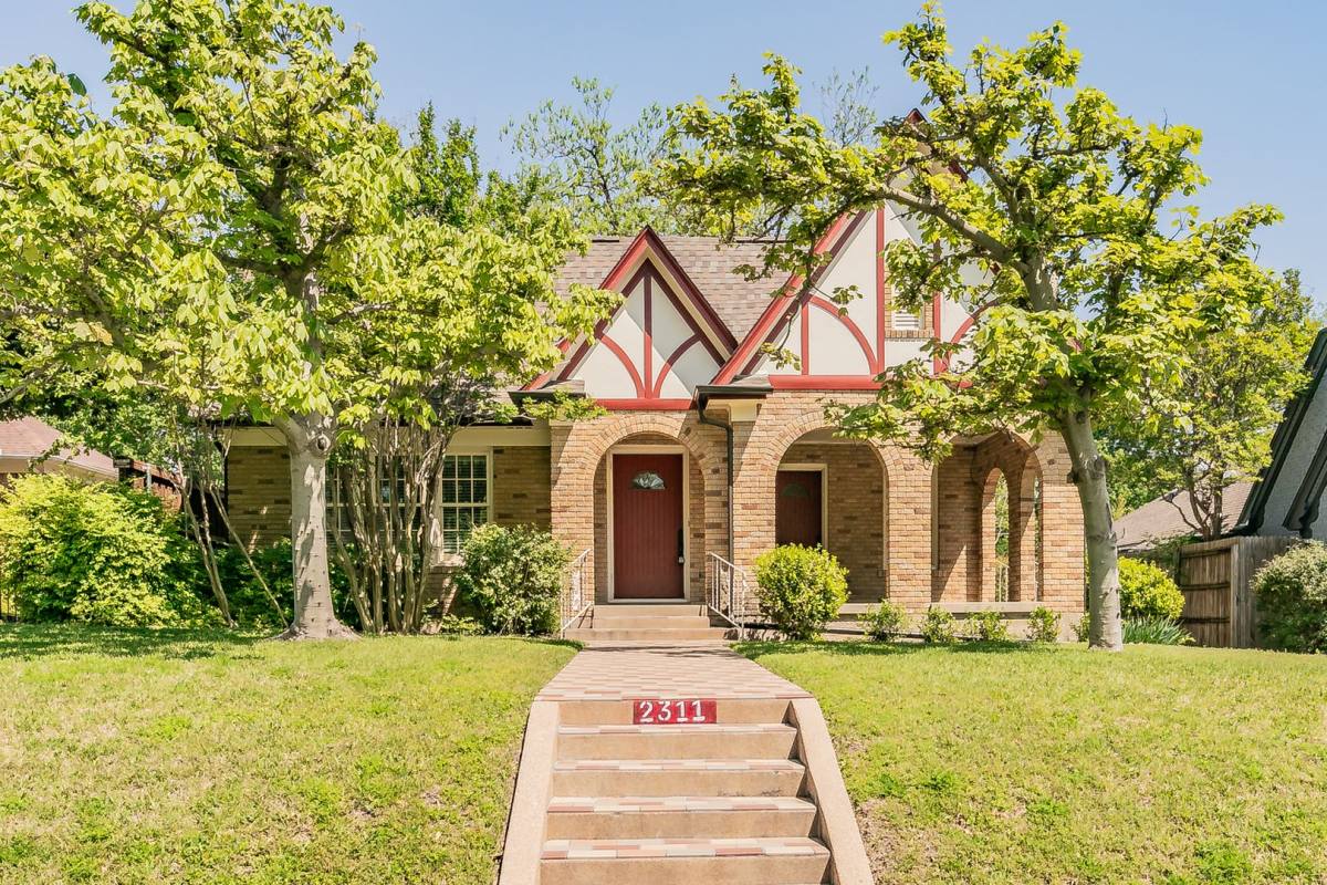 House for rent at 2311 Warner Rd, Fort Worth, TX 76110