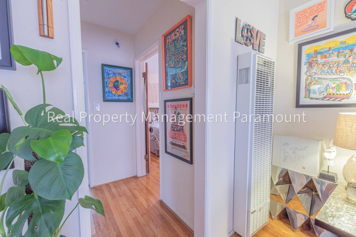 Apartment for rent at 8016 Blackburn Ave, Los Angeles, CA 90048