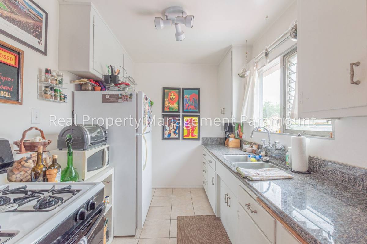 Apartment for rent at 8016 Blackburn Ave, Los Angeles, CA 90048